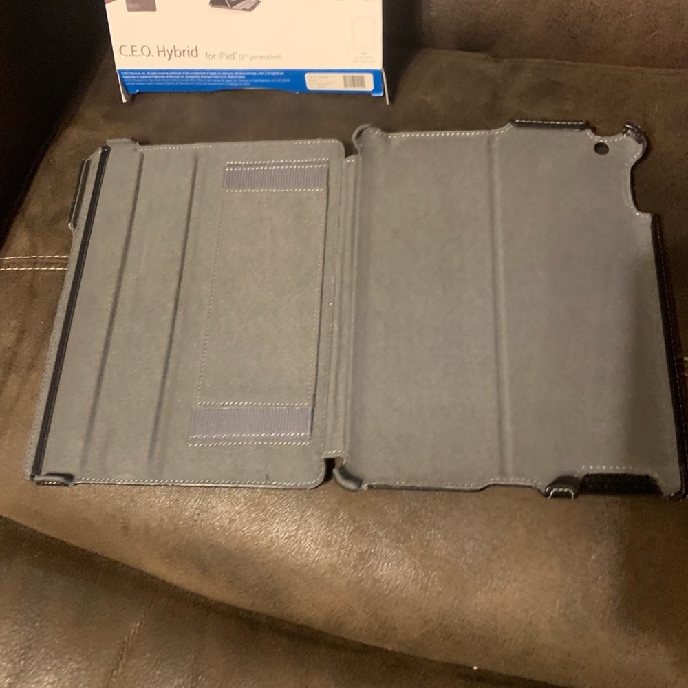 iPad case - Picture 2 of 4
